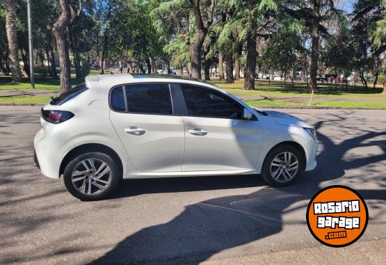 Autos - Peugeot 208 ALLURE 2022 Nafta 64000Km - En Venta