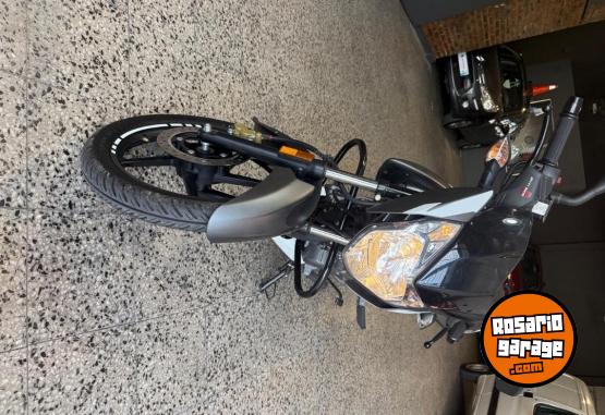 Motos - Bajaj Rowser 125 2026 Nafta 2300Km - En Venta