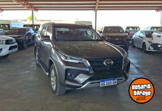 Camionetas - Toyota SW4 Hilux 2023 Diesel 39000Km - En Venta