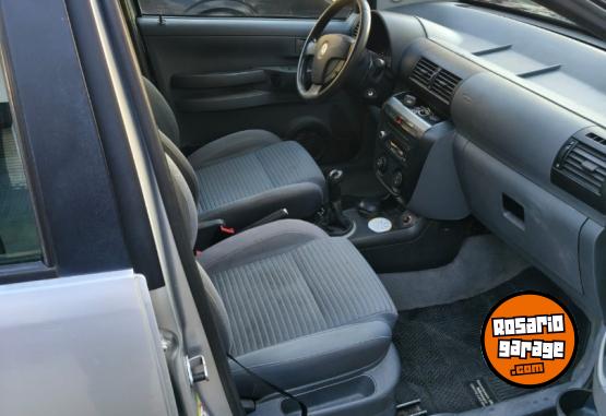 Autos - Volkswagen Suran 2010 Nafta 180000Km - En Venta