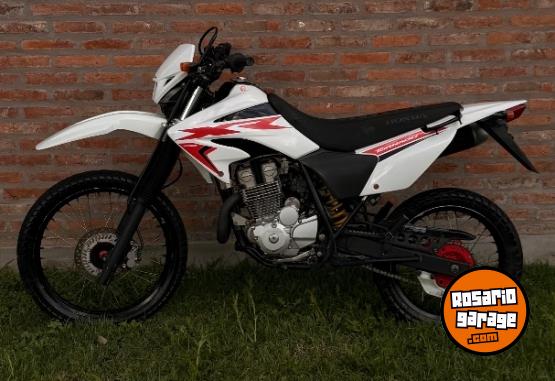 Motos - Honda Tornado XR 250 2017 Nafta 32000Km - En Venta