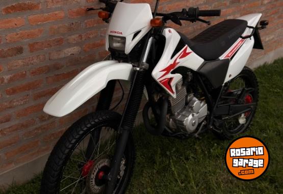 Motos - Honda Tornado XR 250 2017 Nafta 32000Km - En Venta