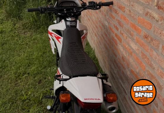 Motos - Honda Tornado XR 250 2017 Nafta 32000Km - En Venta