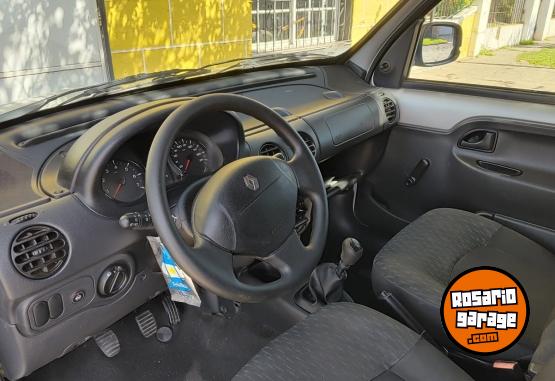 Utilitarios - Renault Kangoo 2017 GNC 105000Km - En Venta