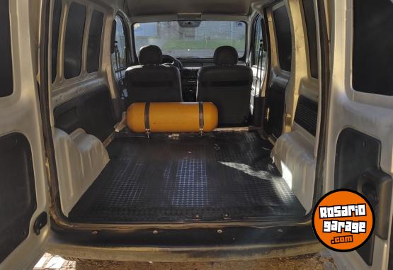 Utilitarios - Renault Kangoo 2017 GNC 105000Km - En Venta