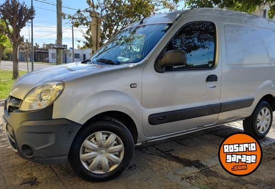 Utilitarios - Renault Kangoo 2017 GNC 105000Km - En Venta