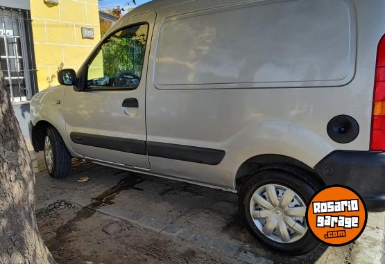 Utilitarios - Renault Kangoo 2017 GNC 105000Km - En Venta