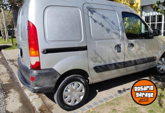Utilitarios - Renault Kangoo 2017 GNC 105000Km - En Venta