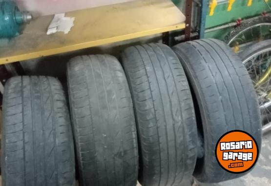 Accesorios para Autos - Vendo 4 cubiertas Bridgestone 205 55r-16 y llanta de chapa Eco Sport 2011 - En Venta