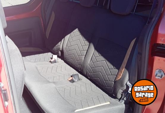 Utilitarios - Renault Kangoo 2023 Nafta 37000Km - En Venta