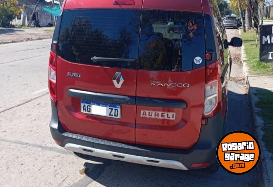 Utilitarios - Renault Kangoo 2023 Nafta 37000Km - En Venta