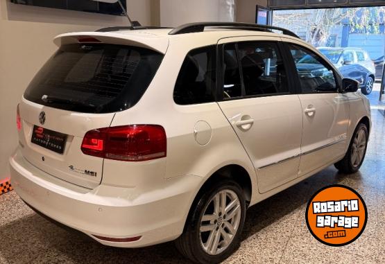 Autos - Volkswagen SURAN HIGHLINE 2016 Nafta 100000Km - En Venta