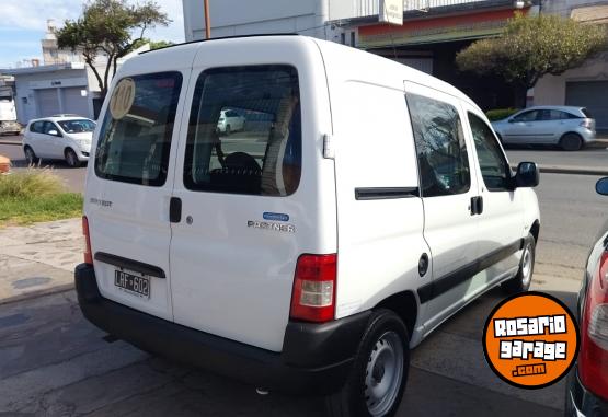 Utilitarios - Peugeot PEUGEOT PARNERT 2012 GNC 220320Km - En Venta
