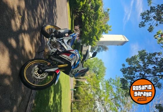 Motos - Honda Africa Twin 1100 2022 Nafta 2600Km - En Venta