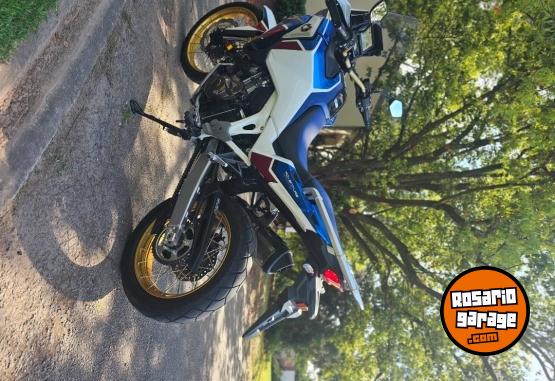 Motos - Honda Africa Twin 1100 2022 Nafta 2600Km - En Venta