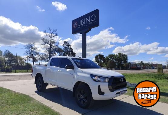 Camionetas - Toyota Hilux DC SR 2.4 TDI MT 2025 Diesel 39500Km - En Venta