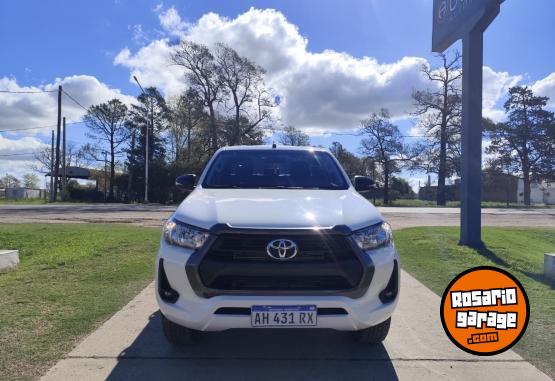 Camionetas - Toyota Hilux DC SR 2.4 TDI MT 2025 Diesel 39500Km - En Venta