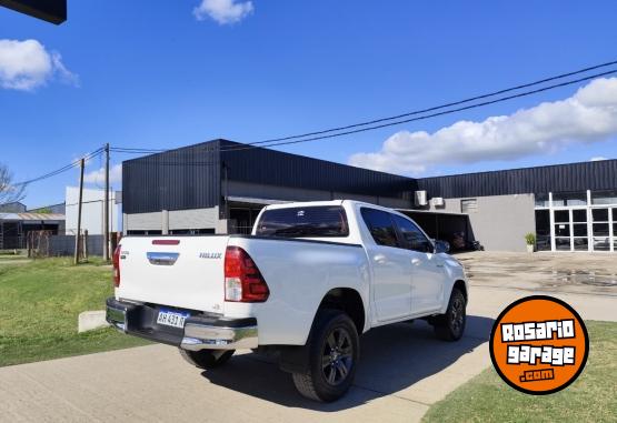 Camionetas - Toyota Hilux DC SR 2.4 TDI MT 2025 Diesel 39500Km - En Venta