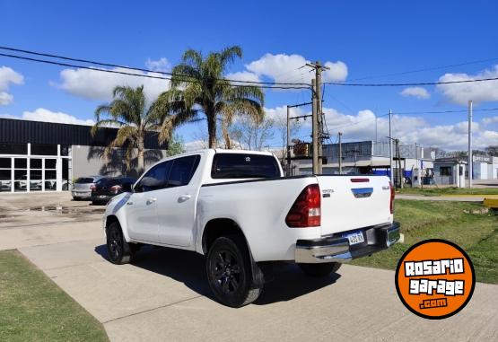 Camionetas - Toyota Hilux DC SR 2.4 TDI MT 2025 Diesel 39500Km - En Venta