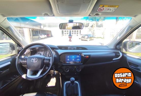 Camionetas - Toyota Hilux DC SR 2.4 TDI MT 2025 Diesel 39500Km - En Venta