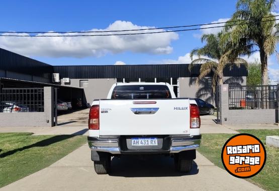 Camionetas - Toyota Hilux DC SR 2.4 TDI MT 2025 Diesel 39500Km - En Venta