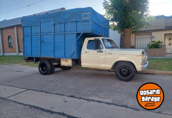 Camiones y Gr�as - Ford 350 1981 - En Venta