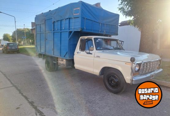 Camiones y Gr�as - Ford 350 1981 - En Venta