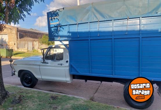 Camiones y Gr�as - Ford 350 1981 - En Venta