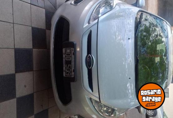 Autos - Ford Kinety titanium mexicano 2013 Nafta 146000Km - En Venta