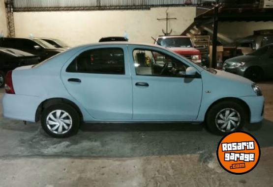 Autos - Toyota Etios Sedan X 1.5 2019 GNC 408000Km - En Venta