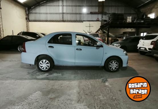 Autos - Toyota Etios Sedan X 1.5 2019 GNC 408000Km - En Venta
