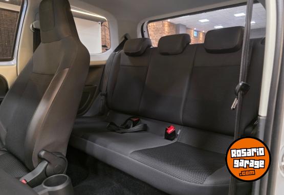 Autos - Volkswagen VOLKSWAGEN HIGH UP! 1.0L 2017 Nafta 99000Km - En Venta