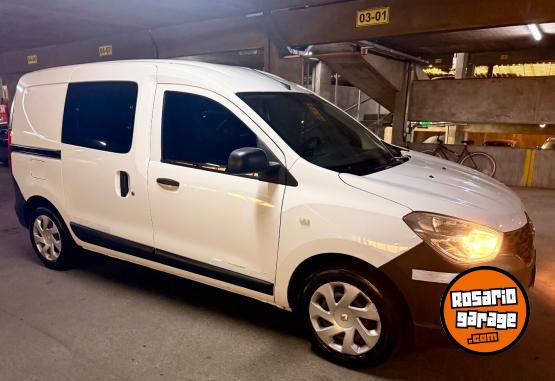 Utilitarios - Renault Kangoo 2021 Nafta 60000Km - En Venta