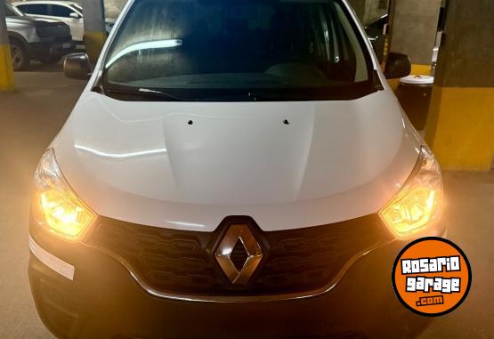 Utilitarios - Renault Kangoo 2021 Nafta 60000Km - En Venta