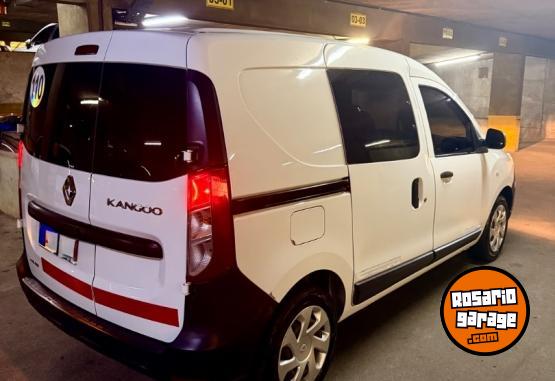 Utilitarios - Renault Kangoo 2021 Nafta 60000Km - En Venta