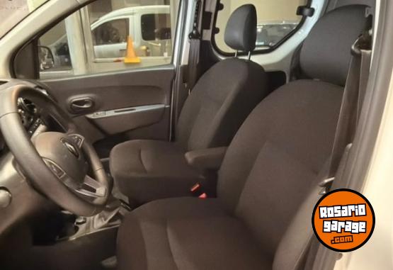 Utilitarios - Renault KANGOO EXPRESS 2024 Nafta 29000Km - En Venta