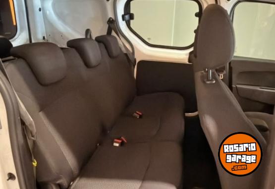 Utilitarios - Renault KANGOO EXPRESS 2024 Nafta 29000Km - En Venta