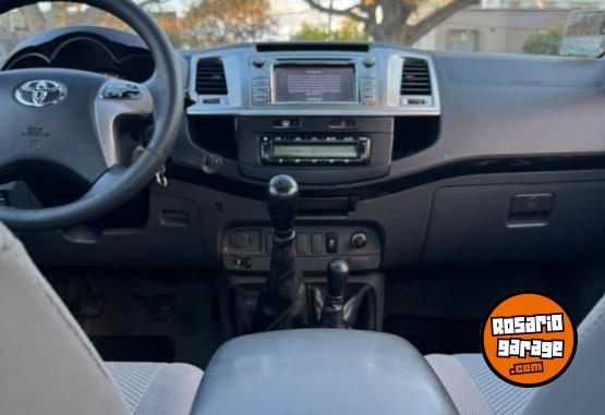 Camionetas - Toyota Hilux SRV 3.0 TDI 4x4 2014 Diesel 270000Km - En Venta