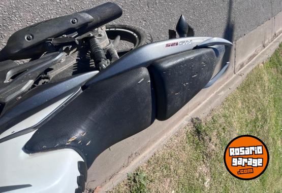 Motos - Bajaj Rouser Ns 125 2022 Nafta 24000Km - En Venta