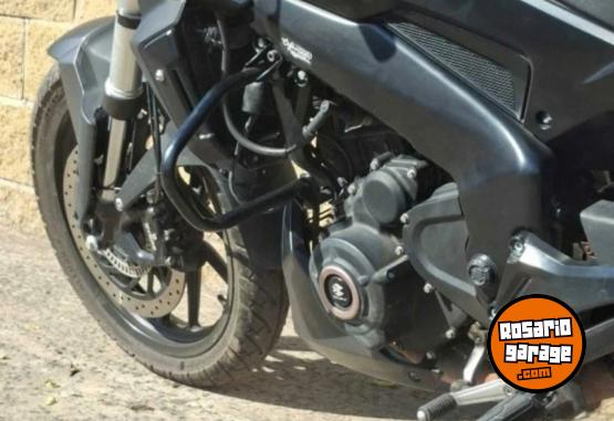 Motos - Bajaj DOMINAR 250 CC 2023 Nafta 9918Km - En Venta