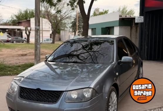 Autos - Volkswagen BORA 1.8T HIGHLINE CUERO 2011 Nafta 180000Km - En Venta