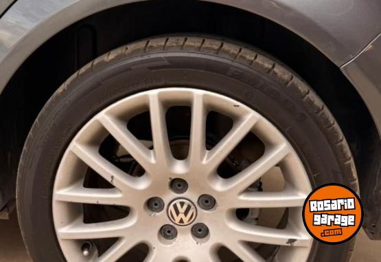Autos - Volkswagen BORA 1.8T HIGHLINE CUERO 2011 Nafta 180000Km - En Venta