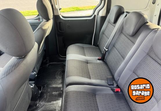 Utilitarios - Citroen BERLINGO FURGON 5ASIENTOS 2021 Diesel 60000Km - En Venta