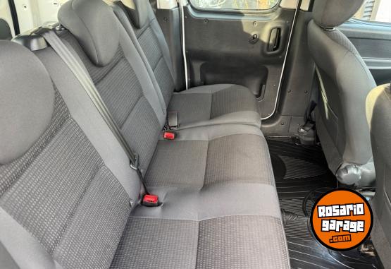 Utilitarios - Citroen BERLINGO FURGON 5ASIENTOS 2021 Diesel 60000Km - En Venta