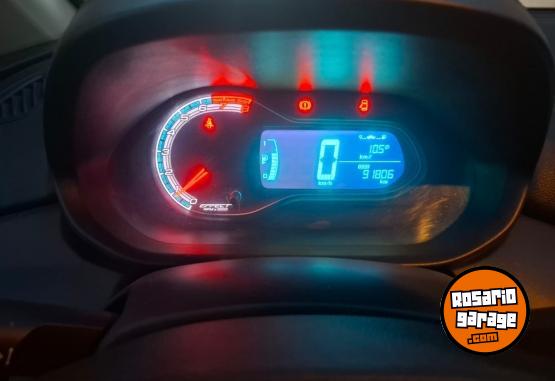 Autos - Chevrolet Ónix effect 2016 Nafta 91800Km - En Venta