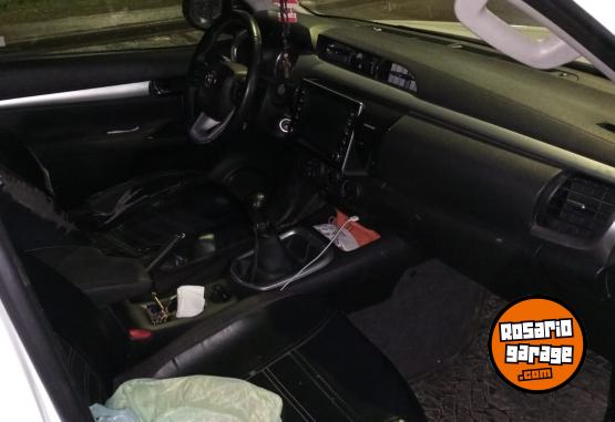 Camionetas - Toyota Hilux 2022 Diesel 122000Km - En Venta