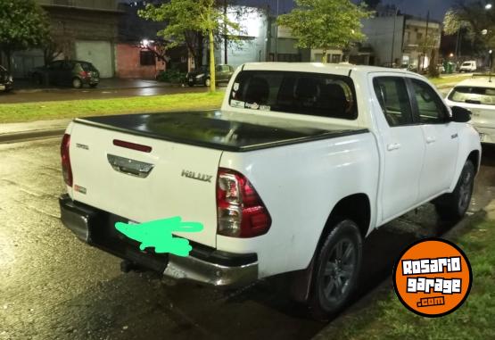 Camionetas - Toyota Hilux 2022 Diesel 122000Km - En Venta