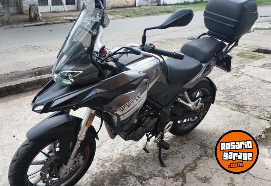 Motos - Benelli TRK 251 2022 Nafta 23000Km - En Venta
