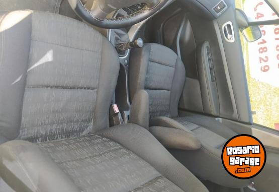Autos - Peugeot 307 2006 Nafta 200000Km - En Venta