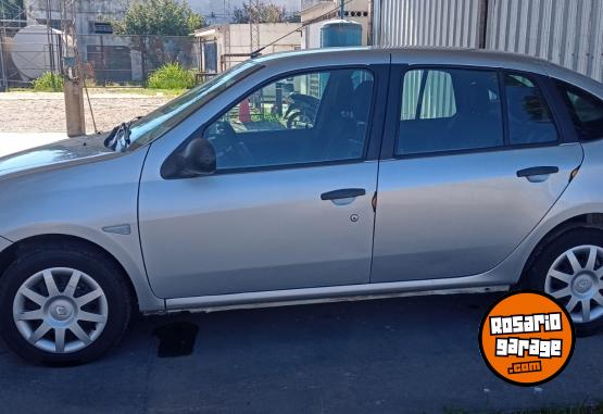 Autos - Renault Symbol 2012 GNC 250000Km - En Venta